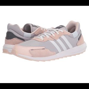 Adidas Retrorun sneakers!
